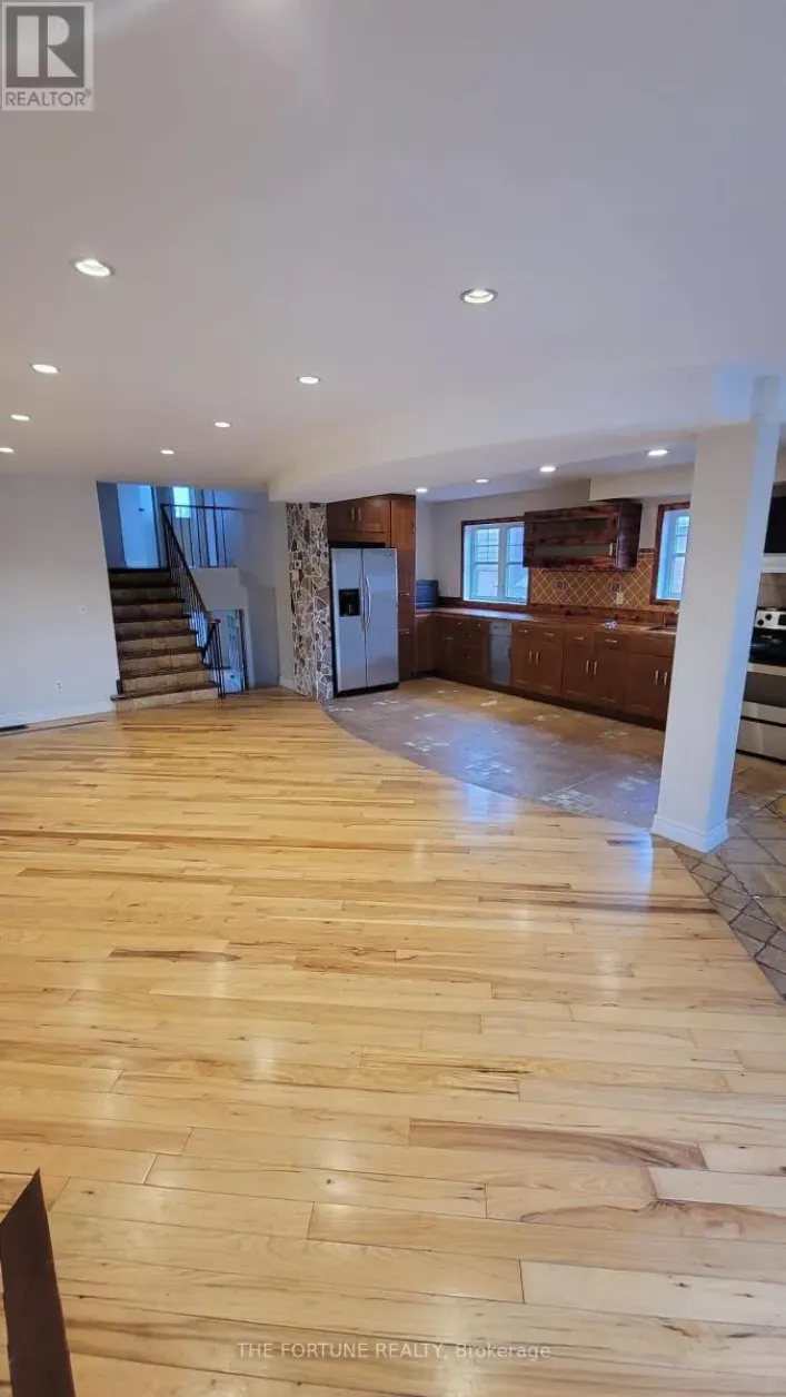 44 ROTHERGLEN (MAIN) COURT, Brampton