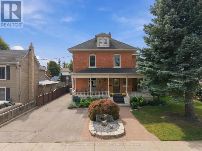 44 TRAFALGAR STREET, Goderich)