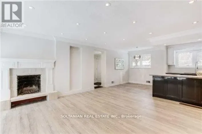 44 TREMONT CRESCENT, Toronto