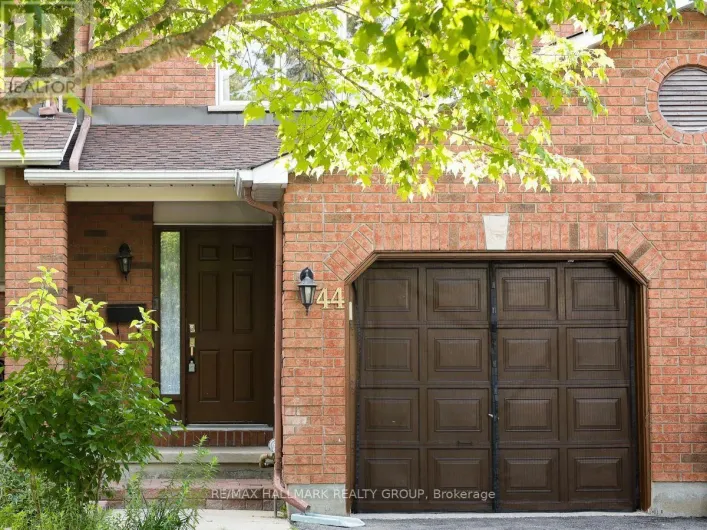 44 WINNEGREEN COURT, Ottawa
