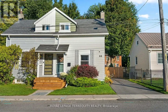 44 YOUNG STREET, Port Hope