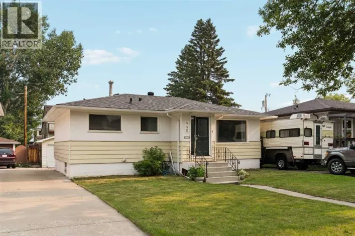 440 36 Avenue NW, Calgary