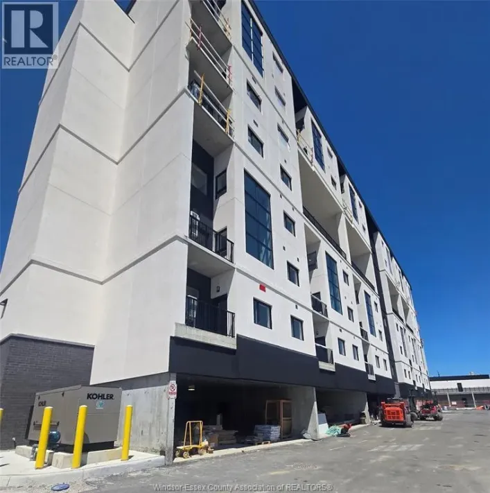 4400 LAURIER PARKWAY Unit# 273, LaSalle