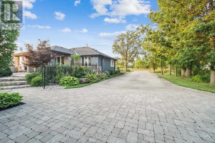 4402 TREMAINE ROAD, Milton