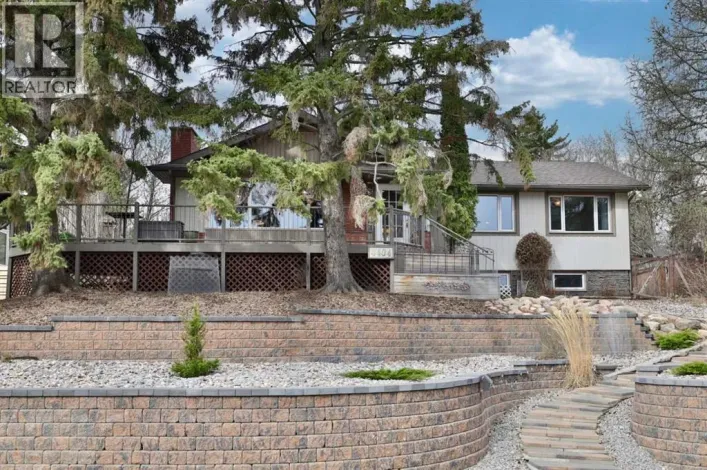 4404 52 Street, Camrose