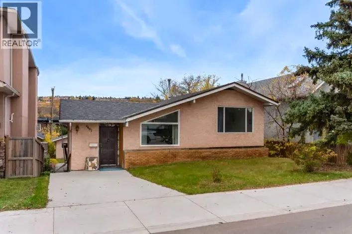 4407 Bowness Road NW, Calgary