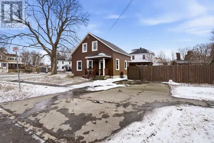 441 ADOLPHUS STREET, Cornwall