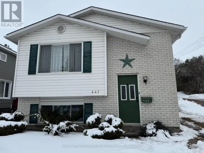 441 MACKAY STREET, Pembroke