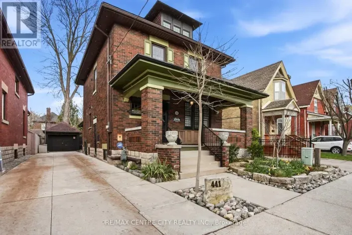 House for sale: 441 WOODMAN AVENUE, London East