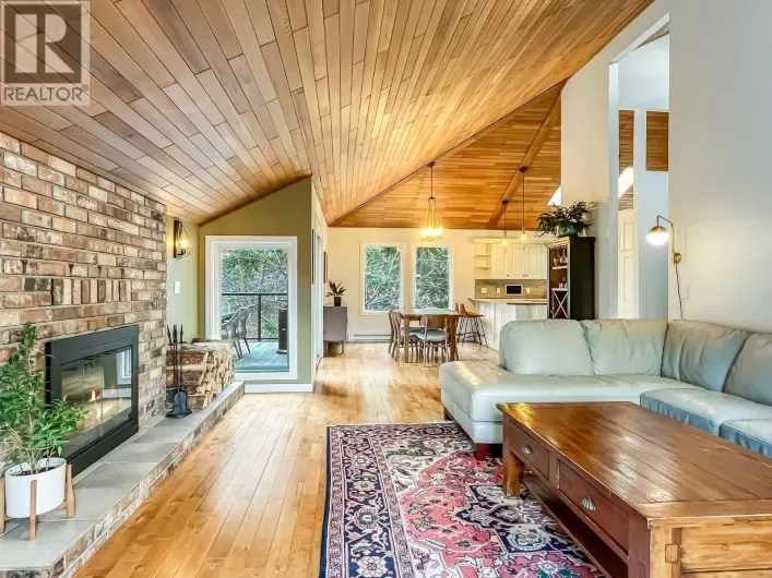 442 Clifton Road N, Kelowna