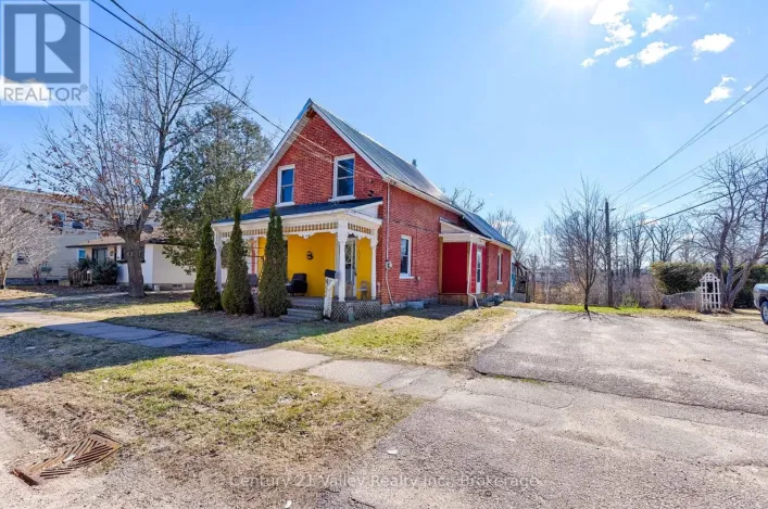 442 MOFFAT STREET, Pembroke