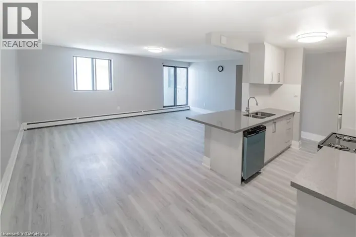 4422 HURON Street Unit# 406, Niagara Falls