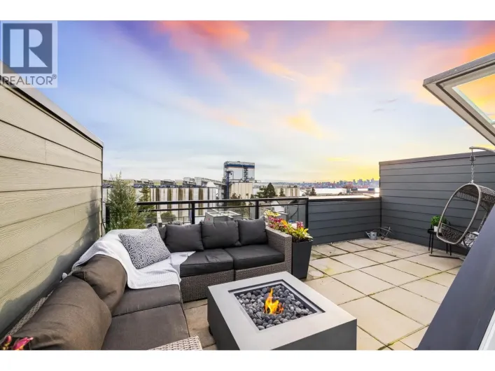 444 545 E 2ND STREET, North Vancouver