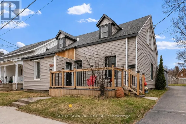 444 ISABELLA STREET, Pembroke