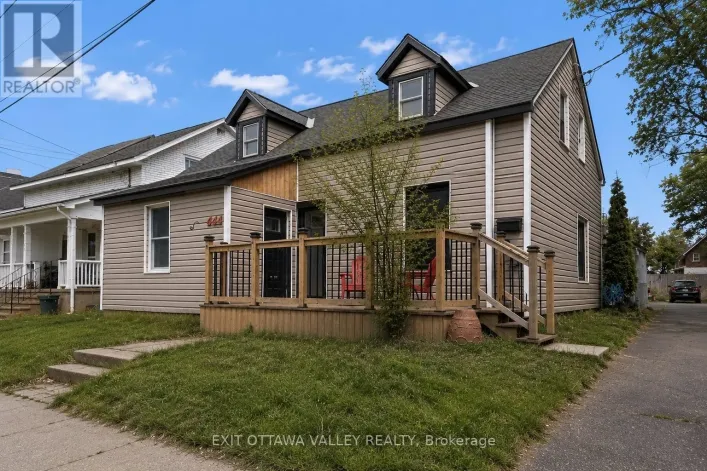 444 ISABELLA STREET, Pembroke