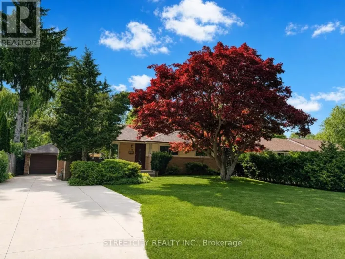 444 SCENIC DRIVE, London South