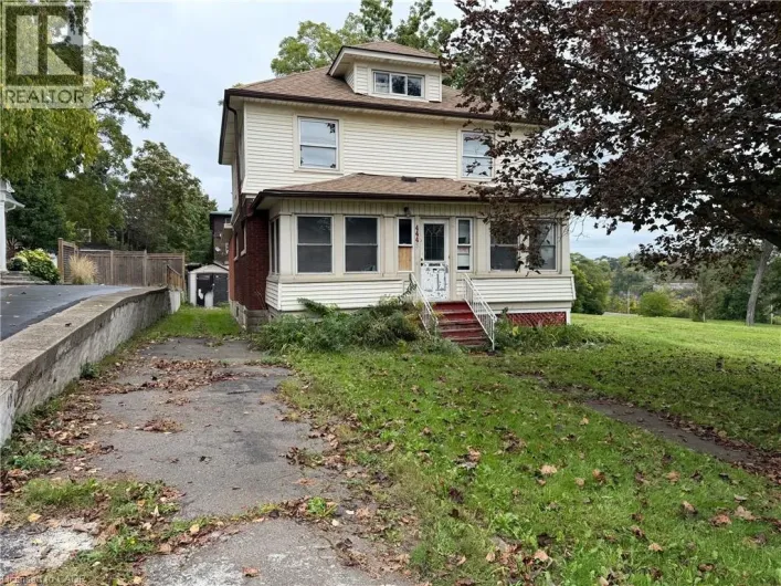 4445 JOHN Street, Niagara Falls
