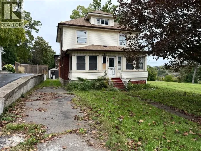 4445 JOHN Street, Niagara Falls