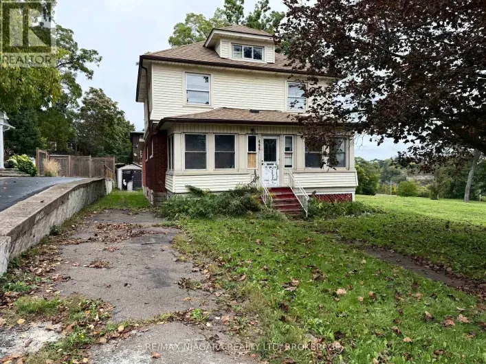 4445 JOHN STREET, Niagara Falls