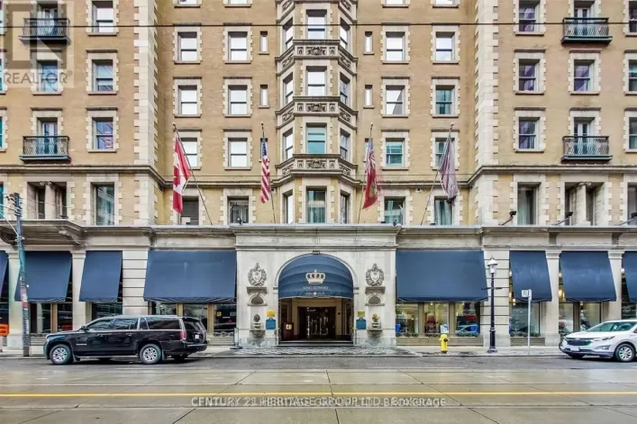 445 - 22 LEADER LANE, Toronto