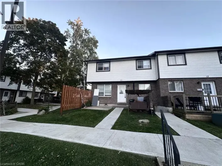 445 PIONEER Drive Unit# 20, Kitchener