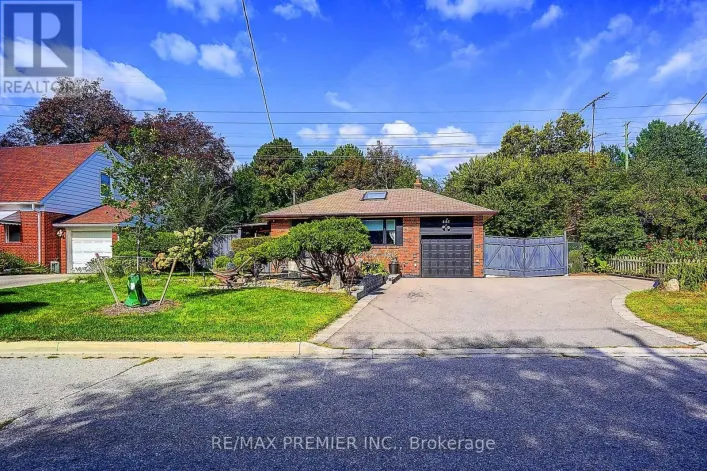 445 SELSEY DRIVE, Mississauga