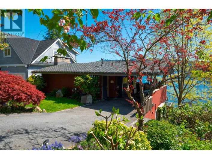 4455 HARRIS PLACE, North Vancouver