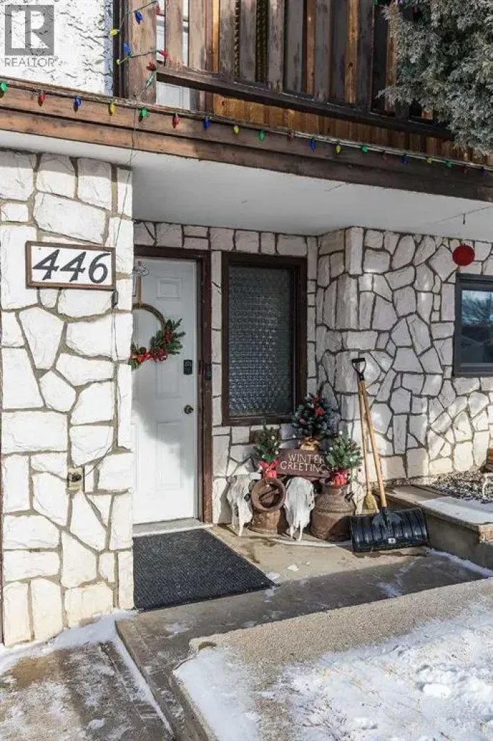 446 4 Street NW, Medicine Hat