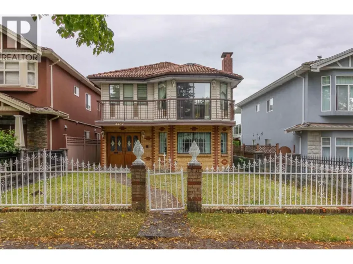 4467 PERRY STREET, Vancouver