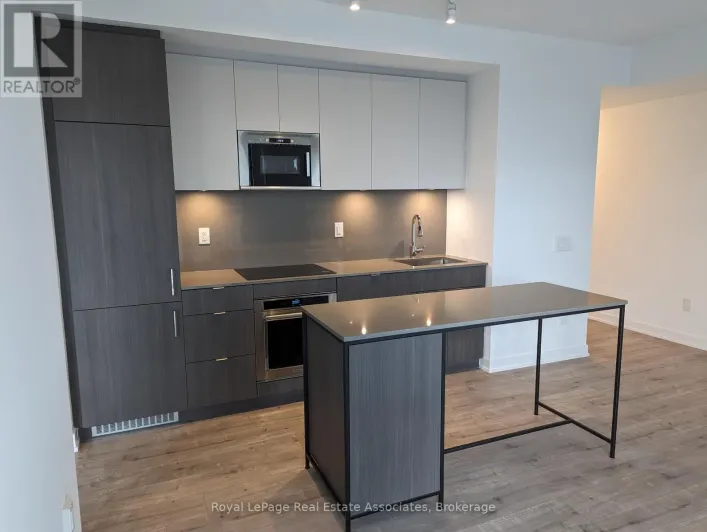 447 - 215 LAKESHORE ROAD W, Mississauga