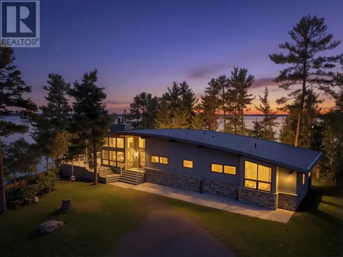 447 HOPKINS BAY ROAD, Rainy River Remote Area