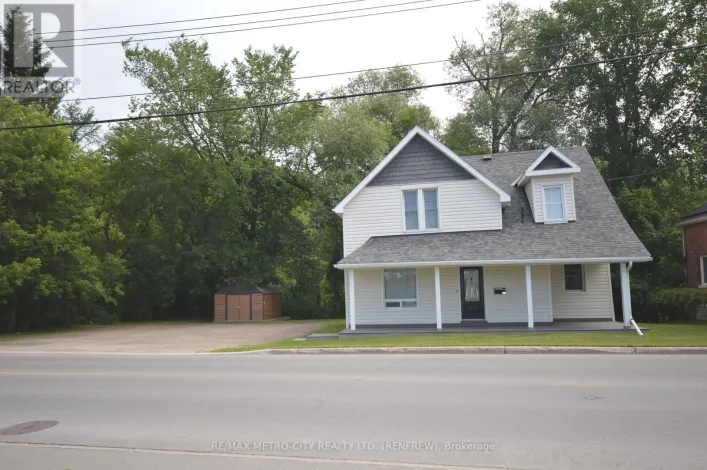447 RAGLAN STREET S, Renfrew