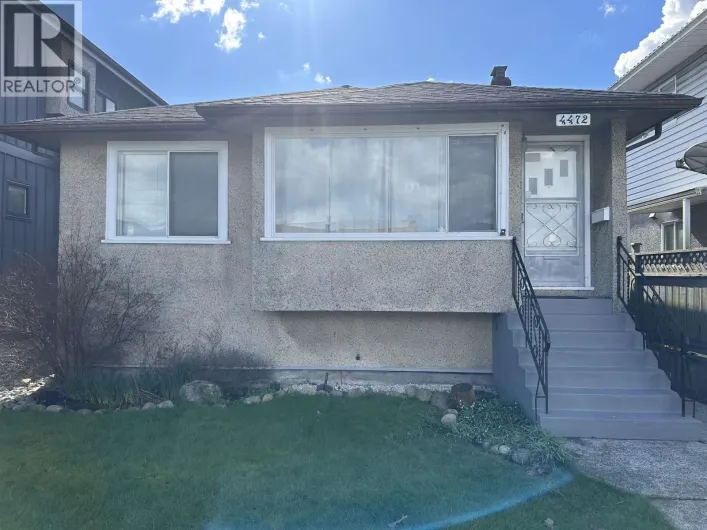 4472 TRIUMPH STREET, Burnaby