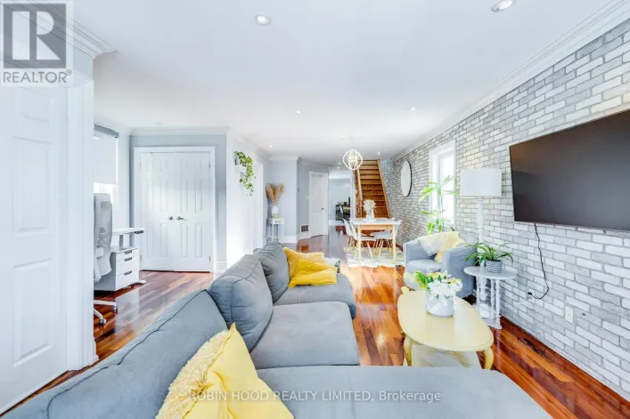 449 GILBERT AVENUE, Toronto