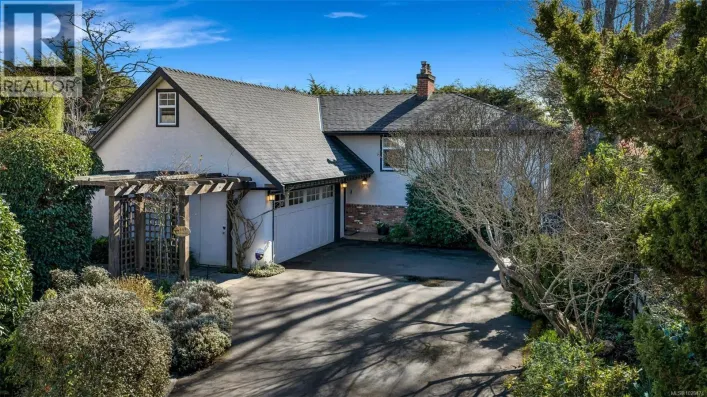 449 Victoria Ave, Oak Bay