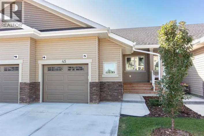 45 Golden Crescent, Red Deer