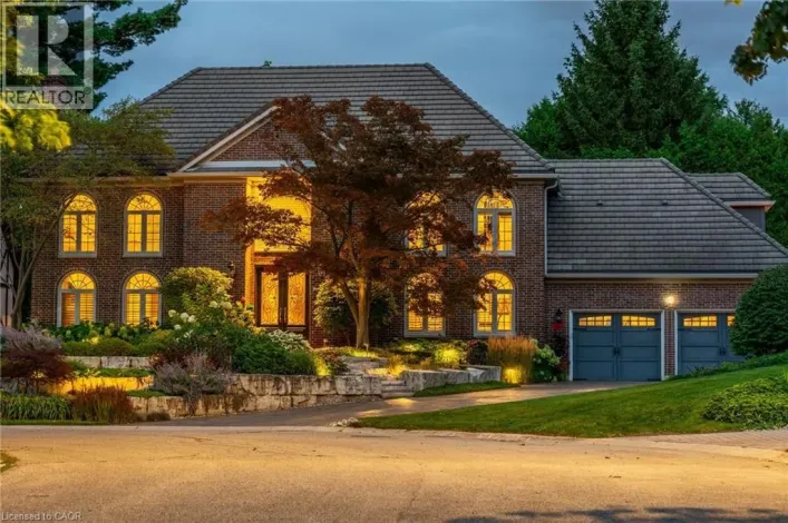 45 PEPPERTREE Crescent, Ancaster