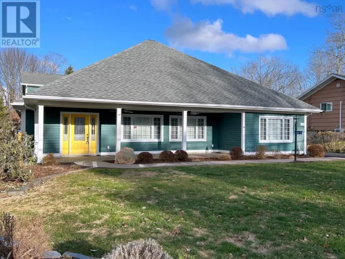 45 Pleasant Street, Mahone Bay