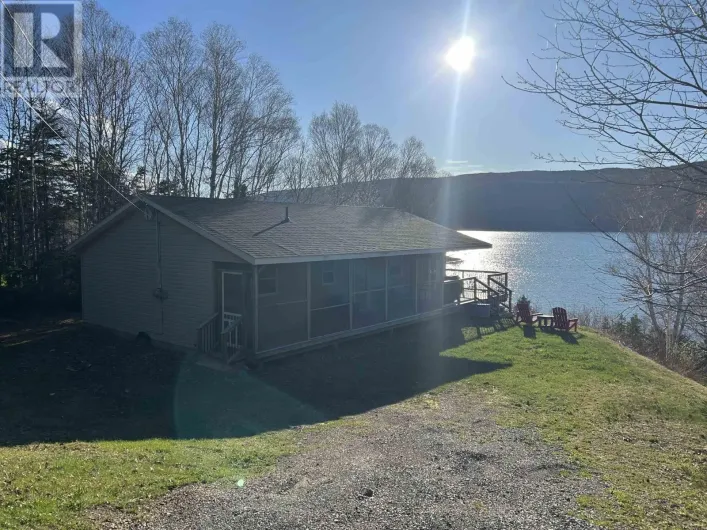 45 Shady Lane, Big Bras D'Or
