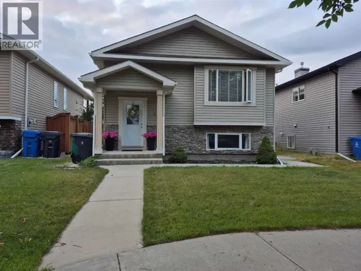 45 Sunridge Boulevard W, Lethbridge