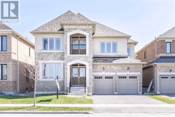 45 WALTER ENGLISH DRIVE, East Gwillimbury