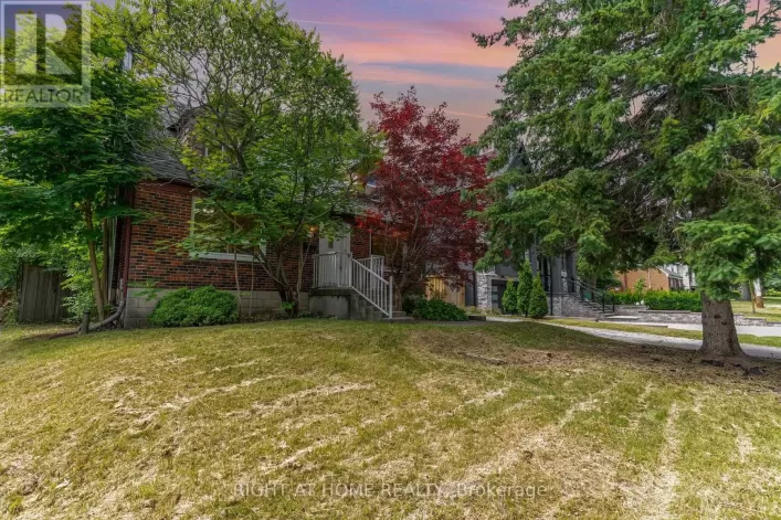 45 YORKVIEW DRIVE S, Toronto