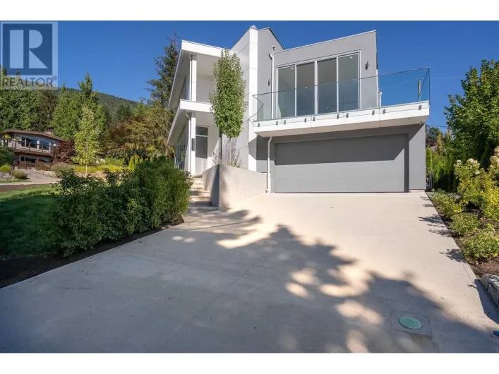 4500 CANTERBURY CRESCENT, North Vancouver