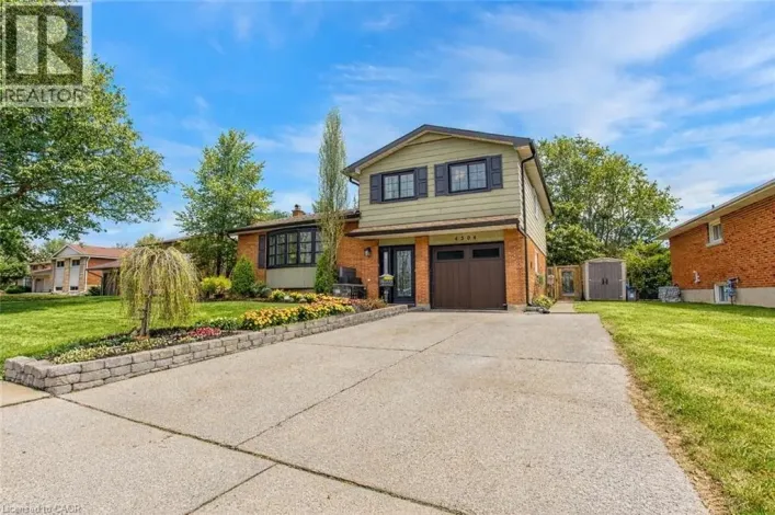 4504 QUEENSWAY Gardens, Niagara Falls