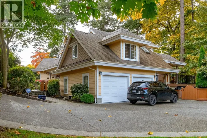 4512 Gordon Point Dr, Saanich