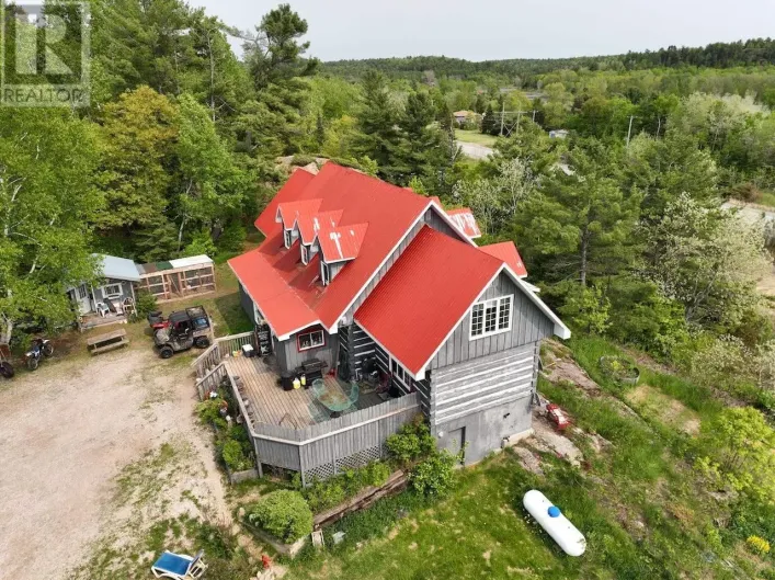 4517 Highway 17, Spragge