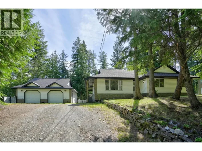House for sale: 452 Balfour Crescent, Kaslo