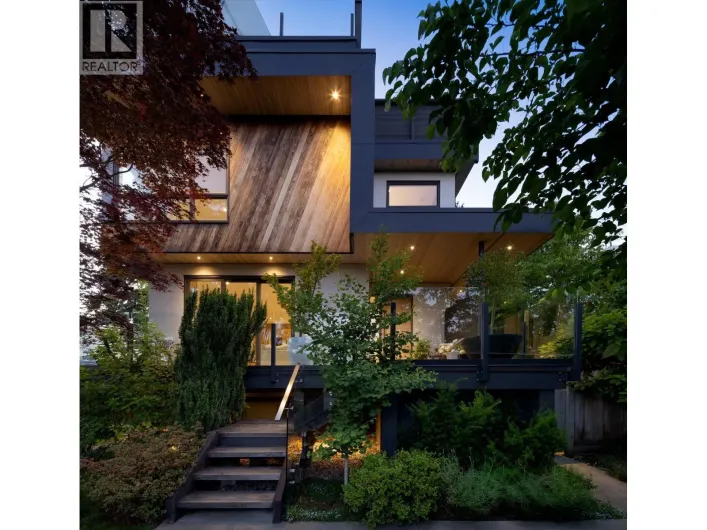 452 E 4TH STREET, North Vancouver