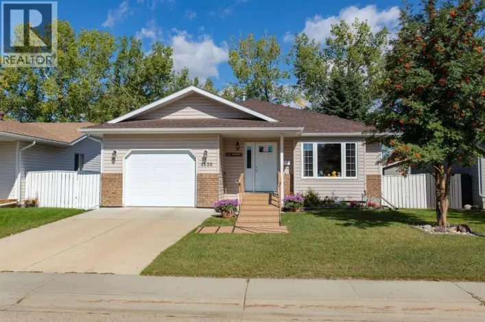 4520 55 Avenue, Lacombe