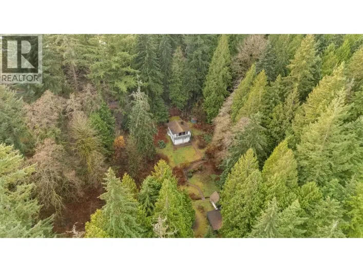 4520 LYNN VALLEY ROAD, North Vancouver